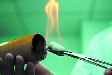 背部拔火罐