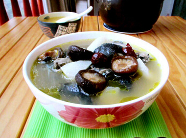 红枣乌鸡汤