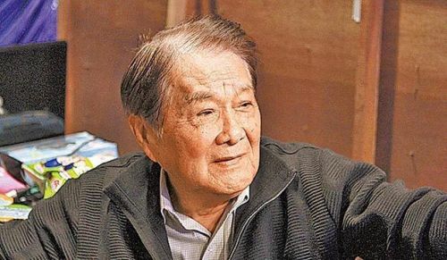黄义雄病逝