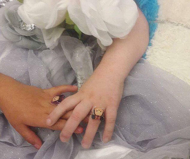 5岁绝症小女孩与闺蜜“结婚”安静离世